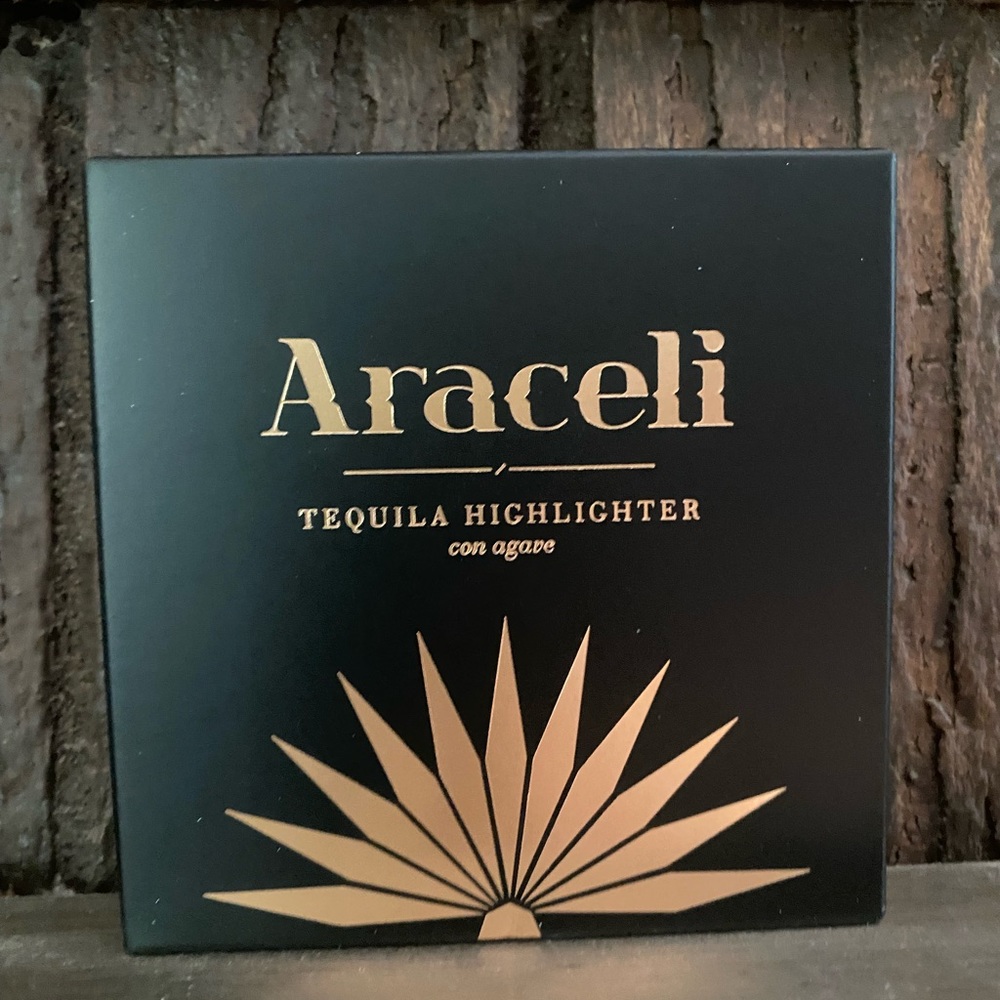 NEW Araceli Tequila Highlighter